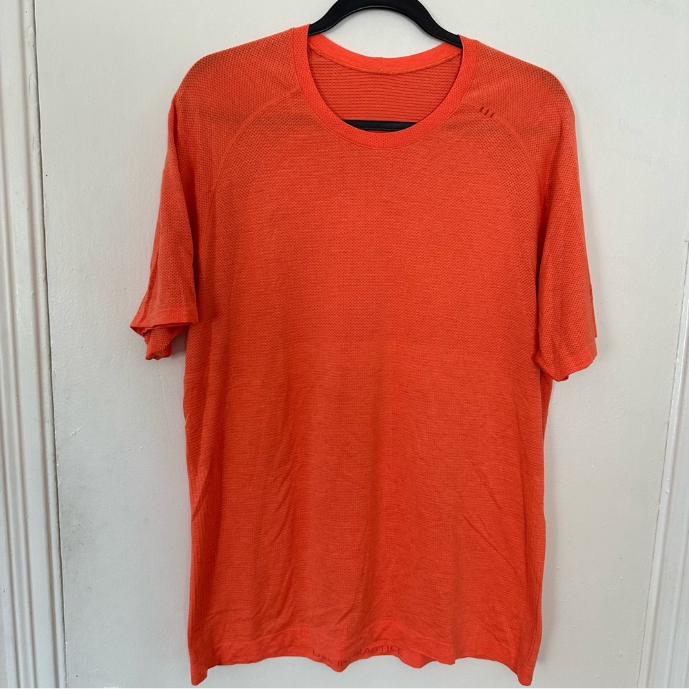 lululemon athletica Men's Short Sleeve Tee in Bright Orange